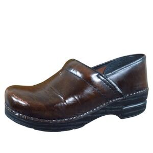Dansko Professional Women Clog Size 40 Nursing Work Brown Patent Leather